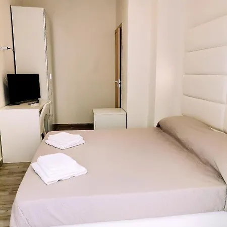 Hotel Hotel Calypso Remix